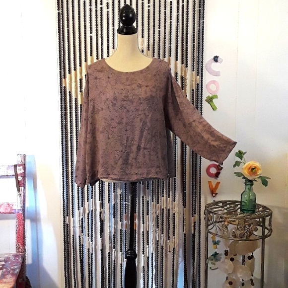 Chic Bryan Walker Top - Picture 3 of 9